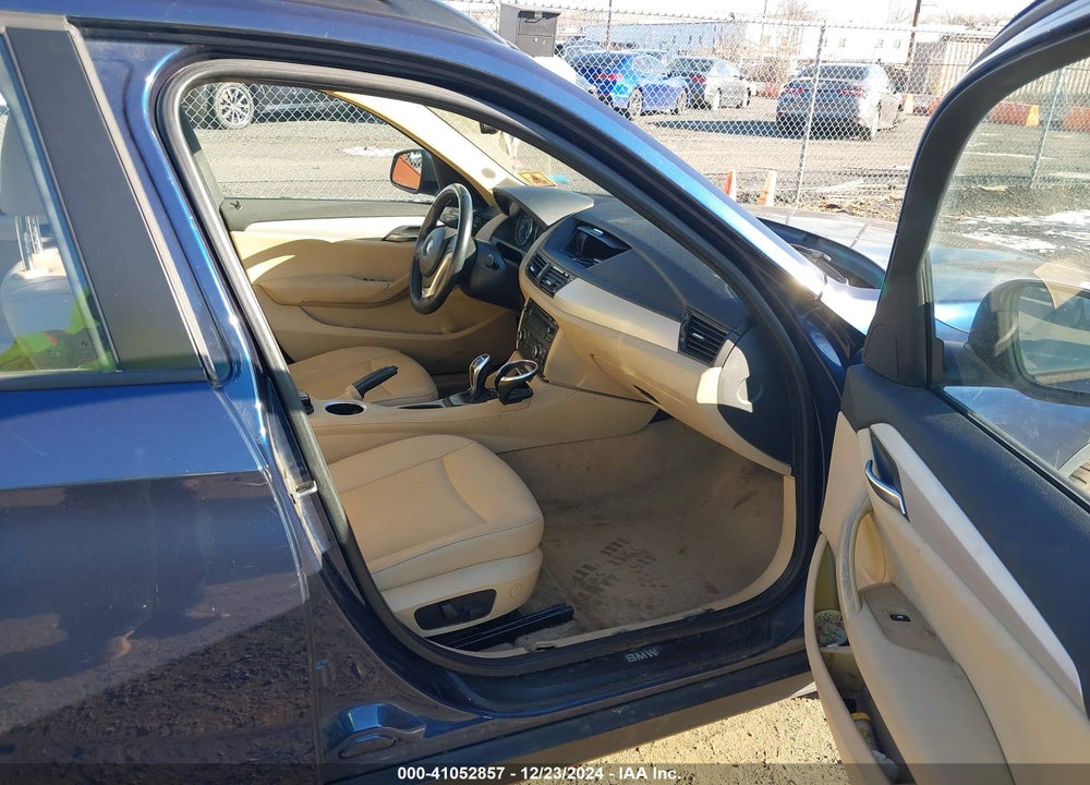 2015 BMW X1 XDRIVE28I VIN: WBAVL1C51FVY24592