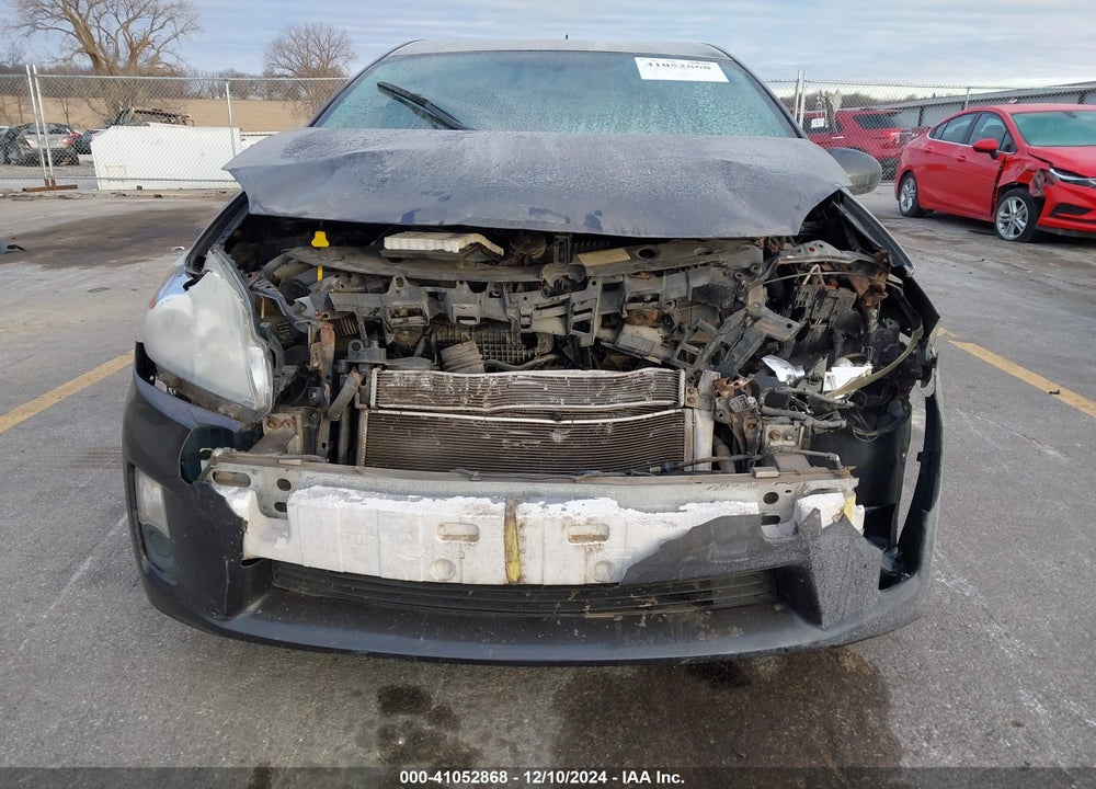 2011 TOYOTA PRIUS TWO VIN: JTDKN3DU8B0305550
