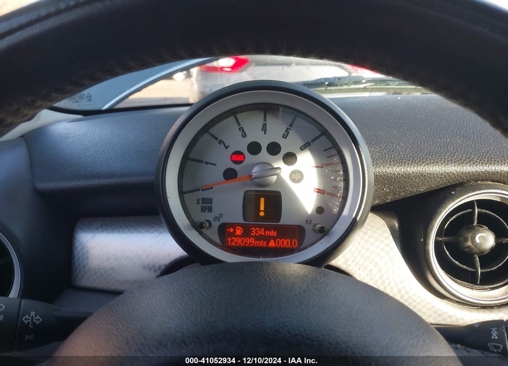 2008 MINI COOPER S VIN: WMWMF73528TT91921