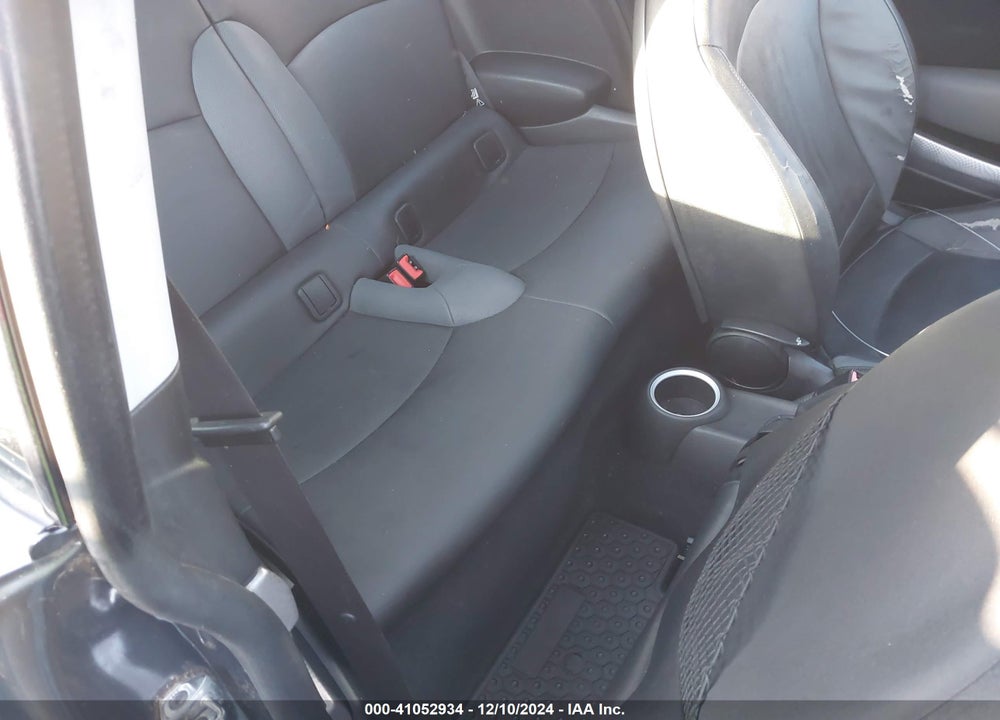 2008 MINI COOPER S VIN: WMWMF73528TT91921