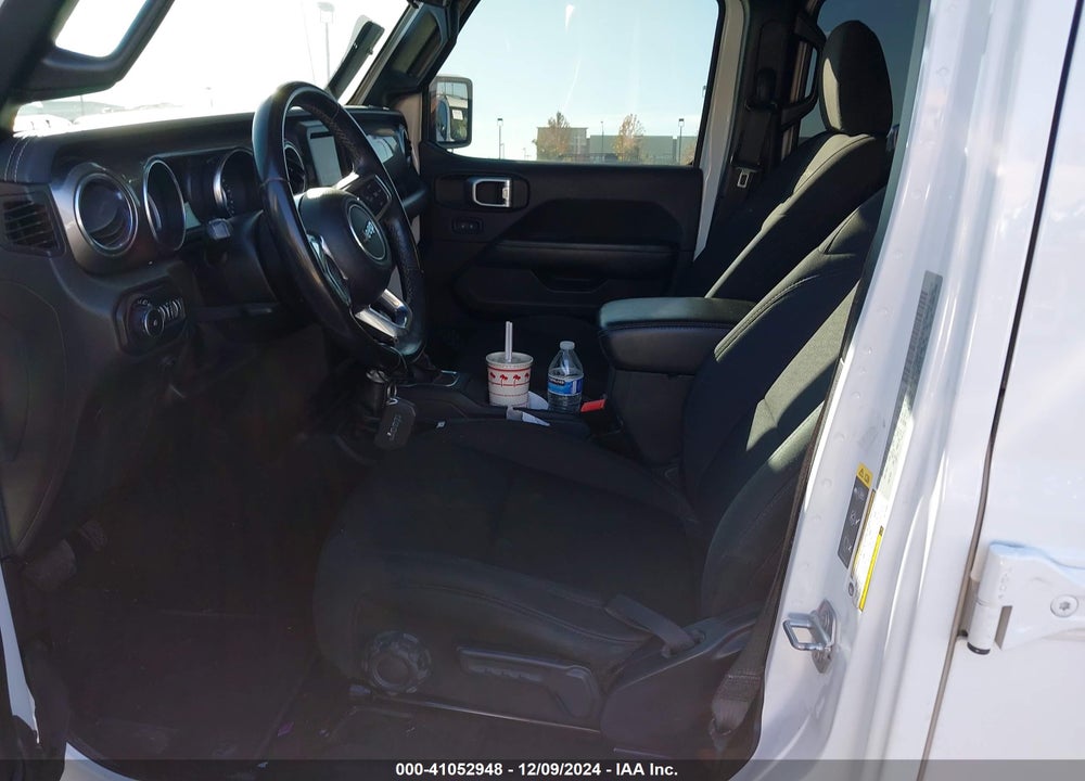2020 JEEP WRANGLER UNLIMITED SAHARA 4X4 VIN: 1C4HJXEN2LW213000