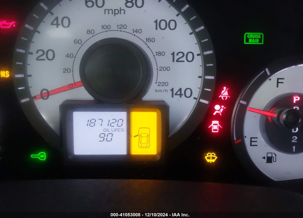 2011 HONDA PILOT LX VIN: 5FNYF4H29BB085780