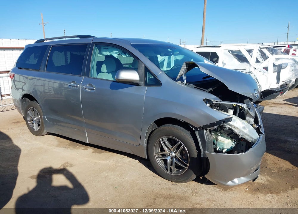 2015 TOYOTA SIENNA LE 8 PASSENGER VIN: 5TDKK3DC8FS587613