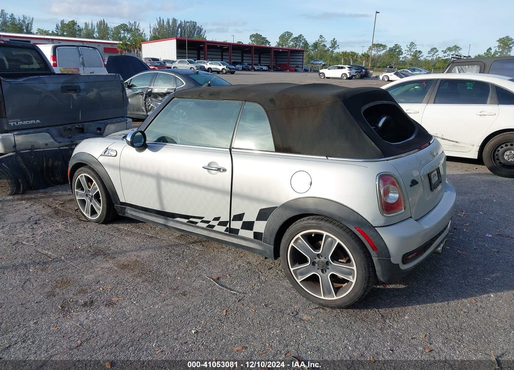 2011 MINI COOPER S VIN: WMWZP3C59BTX82647