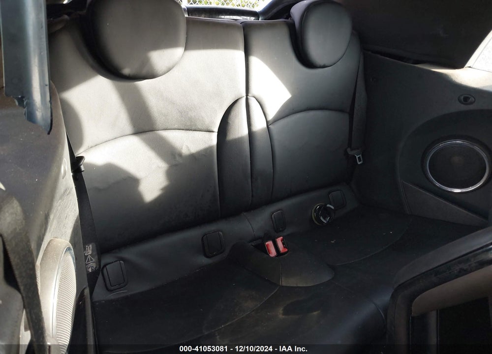 2011 MINI COOPER S VIN: WMWZP3C59BTX82647
