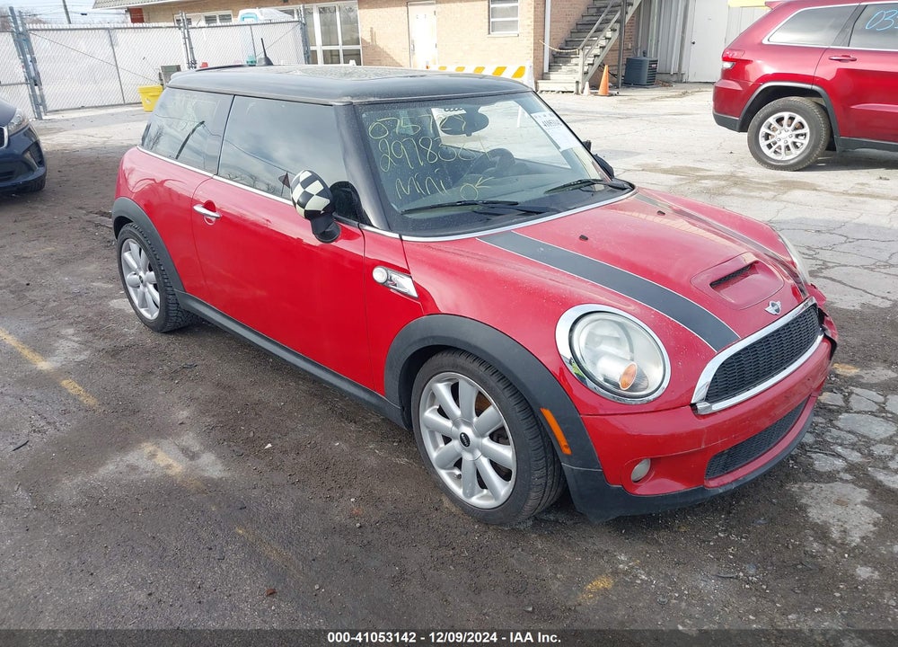 2008 MINI COOPER S VIN: WMWMF73568TT91419