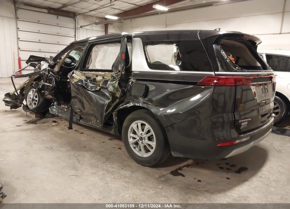 2023 KIA CARNIVAL MPV LX SEAT PACKAGE VIN: KNDNB4H34P6198580