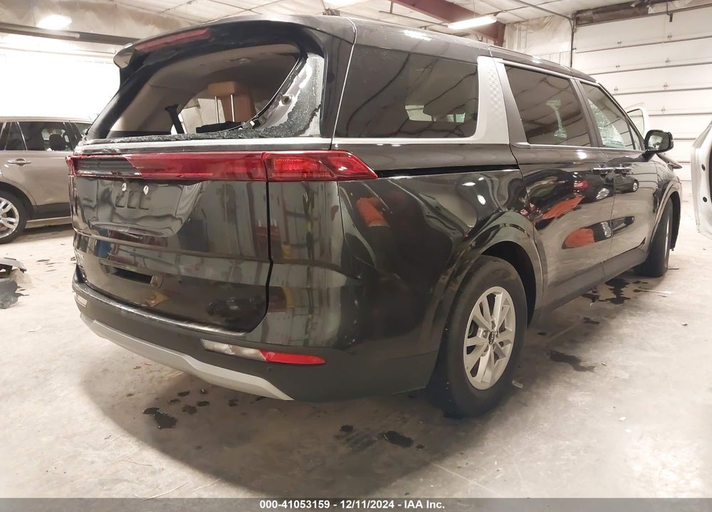 2023 KIA CARNIVAL MPV LX SEAT PACKAGE VIN: KNDNB4H34P6198580
