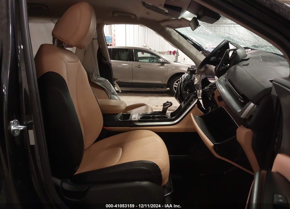 2023 KIA CARNIVAL MPV LX SEAT PACKAGE VIN: KNDNB4H34P6198580