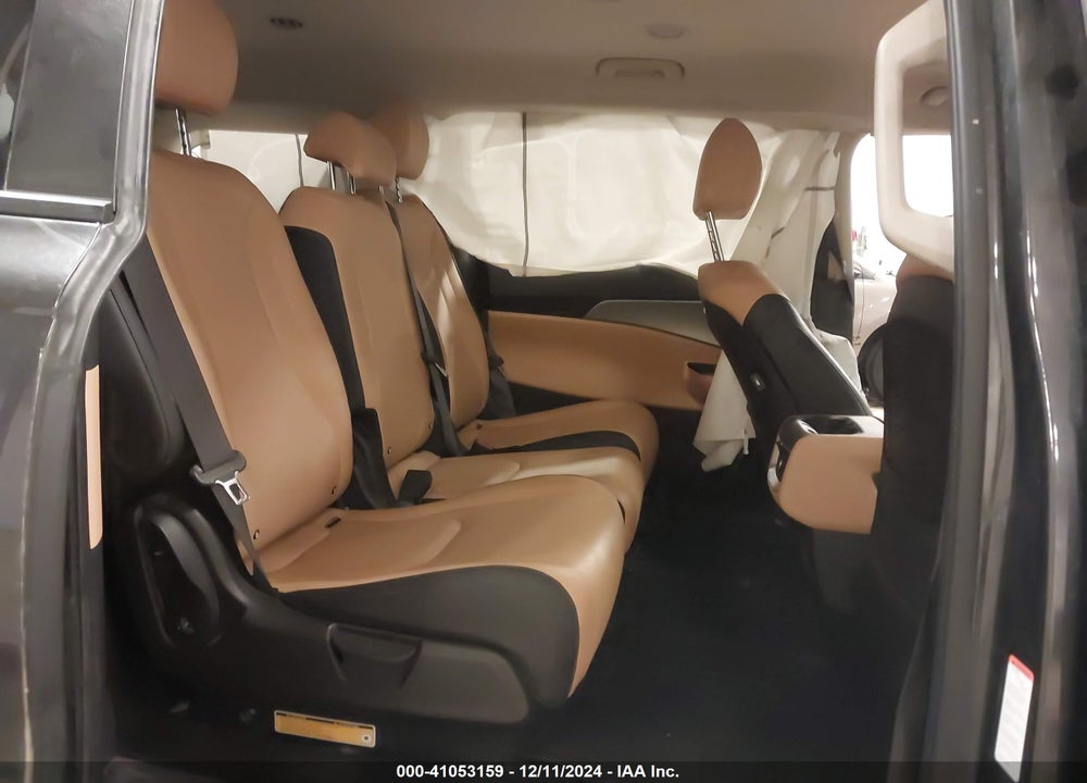 2023 KIA CARNIVAL MPV LX SEAT PACKAGE VIN: KNDNB4H34P6198580