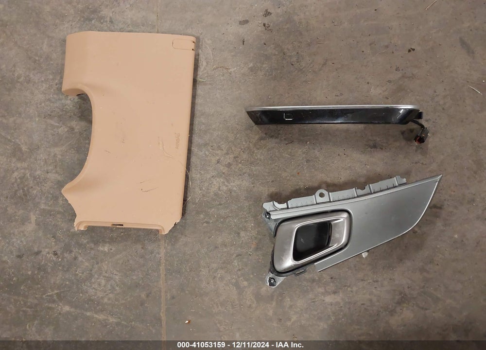 2023 KIA CARNIVAL MPV LX SEAT PACKAGE VIN: KNDNB4H34P6198580