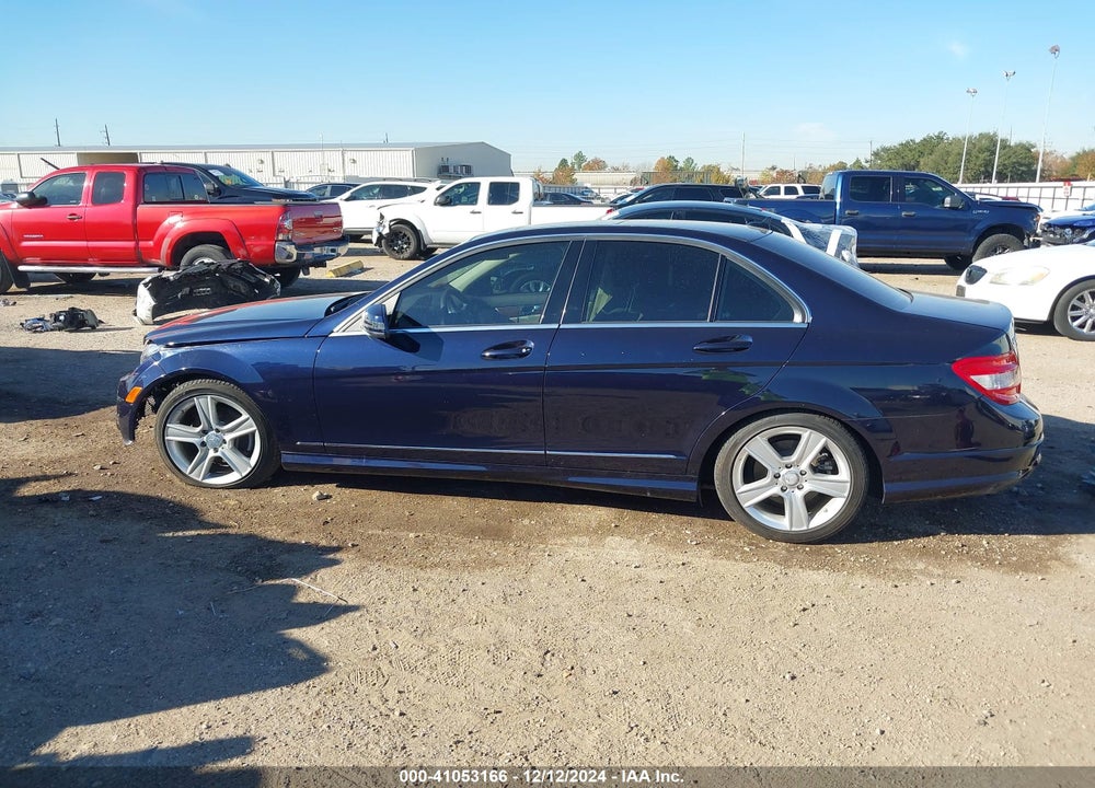 2010 MERCEDES-BENZ C 300 LUXURY/SPORT VIN: WDDGF5EB9AR126283