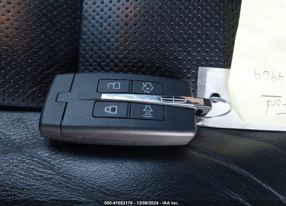 2019 TOYOTA COROLLA LE VIN: 2T1BURHE7KC191426