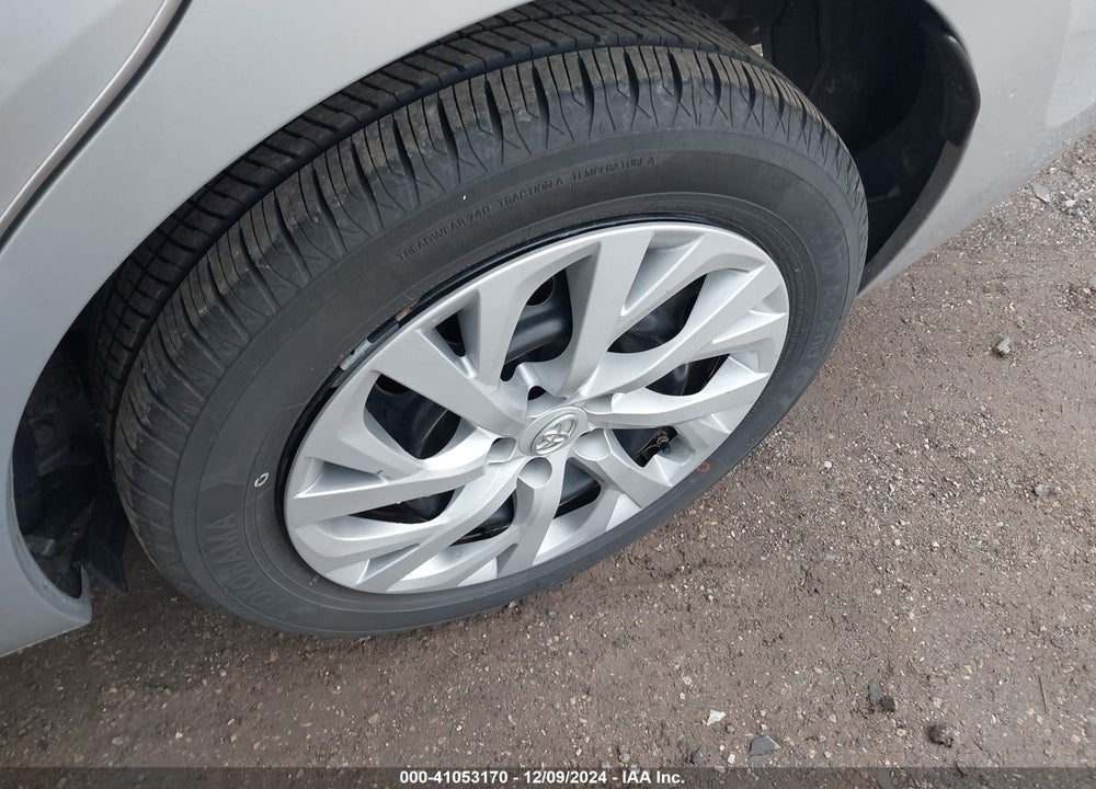 2019 TOYOTA COROLLA LE VIN: 2T1BURHE7KC191426