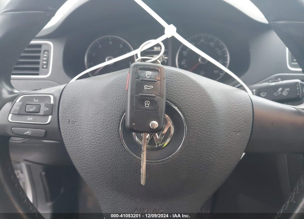 2014 VOLKSWAGEN JETTA 1.8T SE VIN: 3VWD17AJ0EM218603