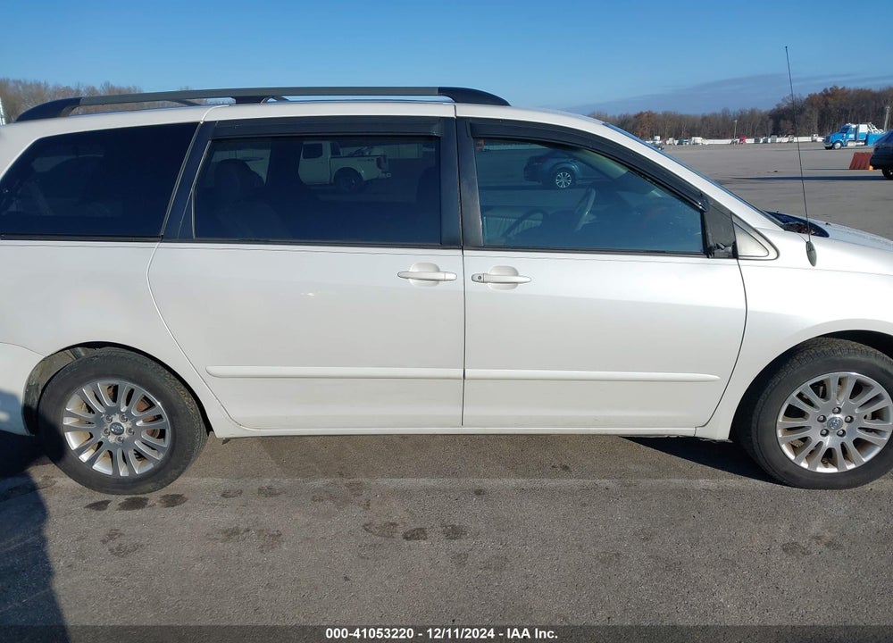 2008 TOYOTA SIENNA XLE VIN: 5TDZK22C88S106810