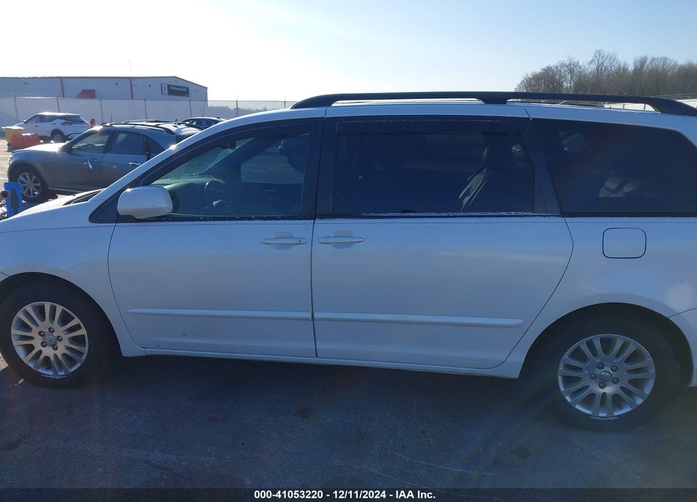 2008 TOYOTA SIENNA XLE VIN: 5TDZK22C88S106810