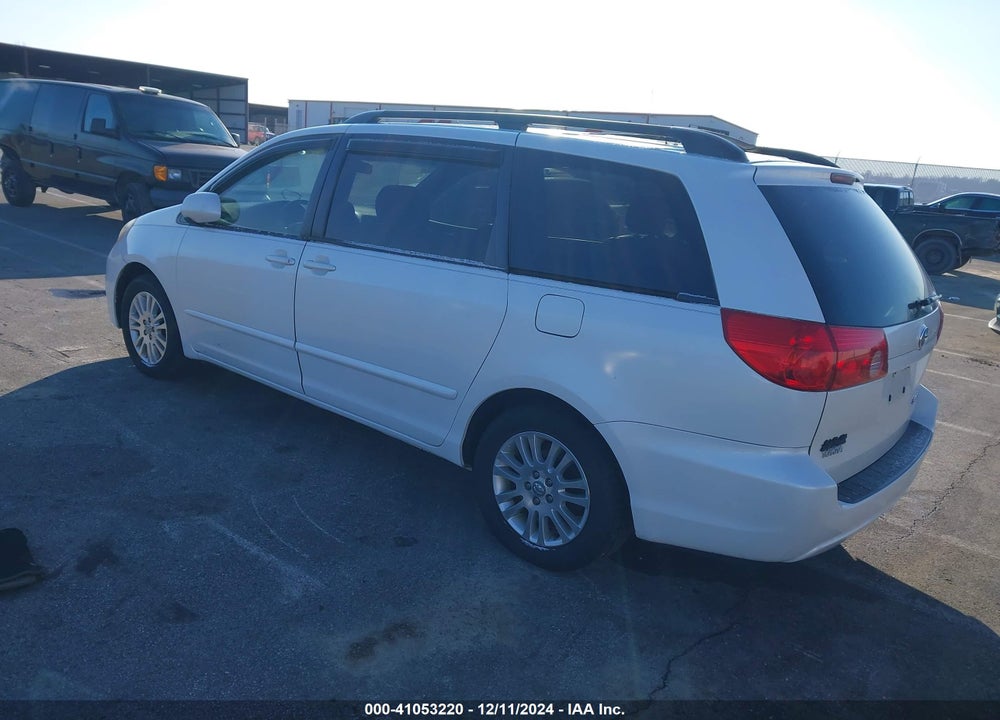 2008 TOYOTA SIENNA XLE VIN: 5TDZK22C88S106810