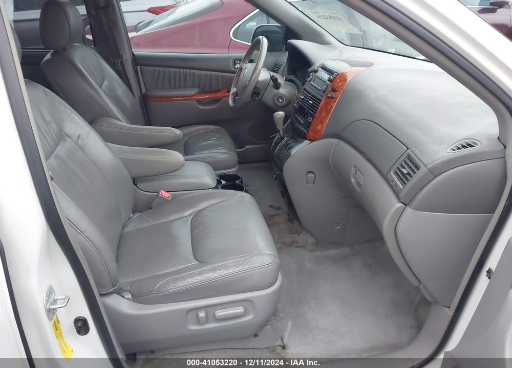 2008 TOYOTA SIENNA XLE VIN: 5TDZK22C88S106810