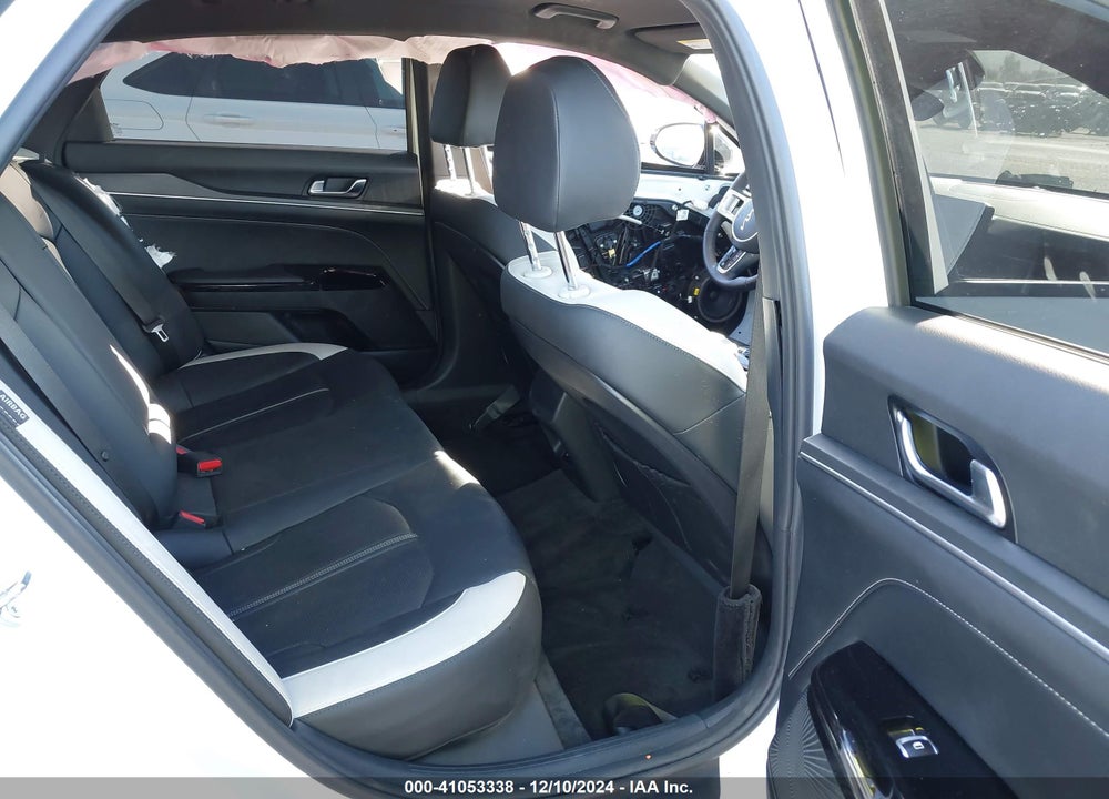 2025 KIA K5 VIN: KNAG64J71S5290056