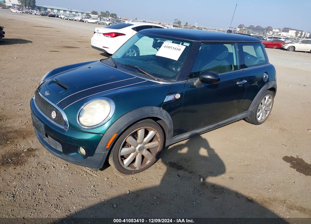 2009 MINI COOPER S VIN: WMWMF73519TW84341