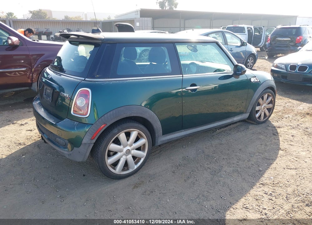 2009 MINI COOPER S VIN: WMWMF73519TW84341