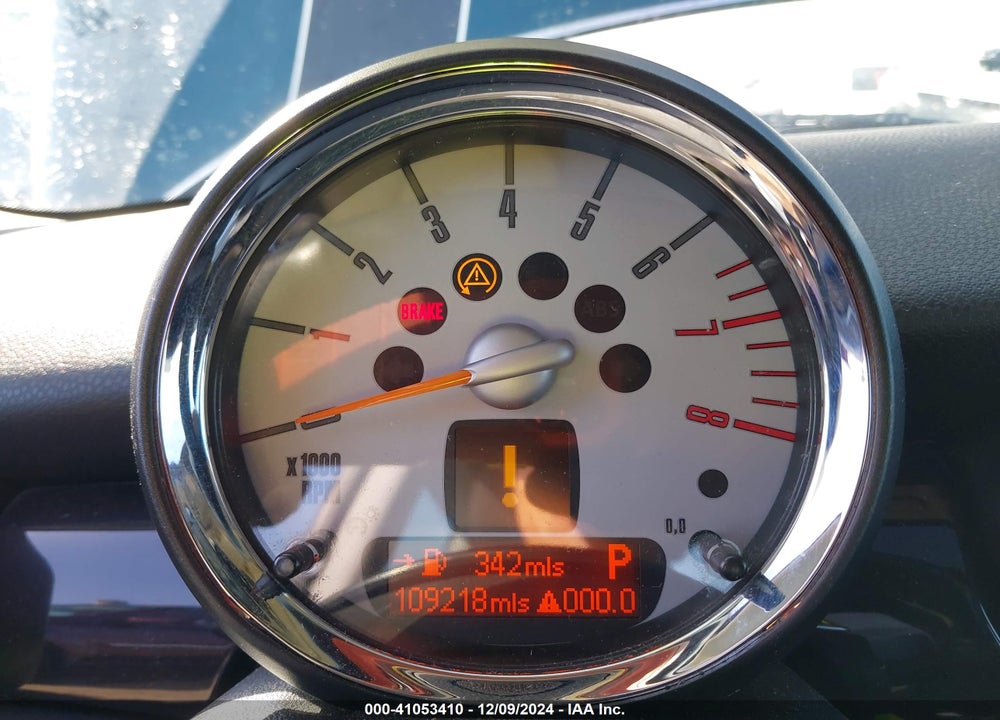 2009 MINI COOPER S VIN: WMWMF73519TW84341