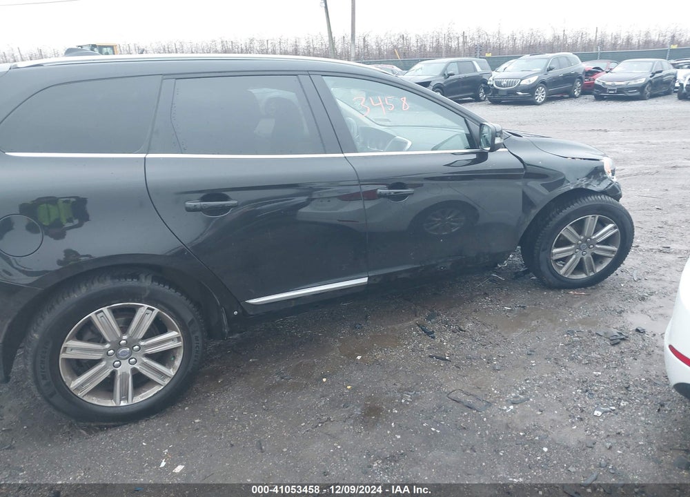 2017 VOLVO XC60 T5 INSCRIPTION VIN: YV440MRU9H2017200