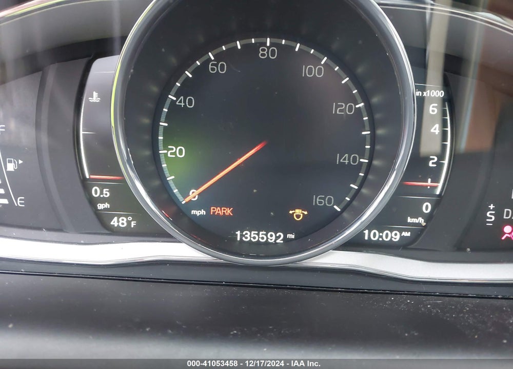 2017 VOLVO XC60 T5 INSCRIPTION VIN: YV440MRU9H2017200