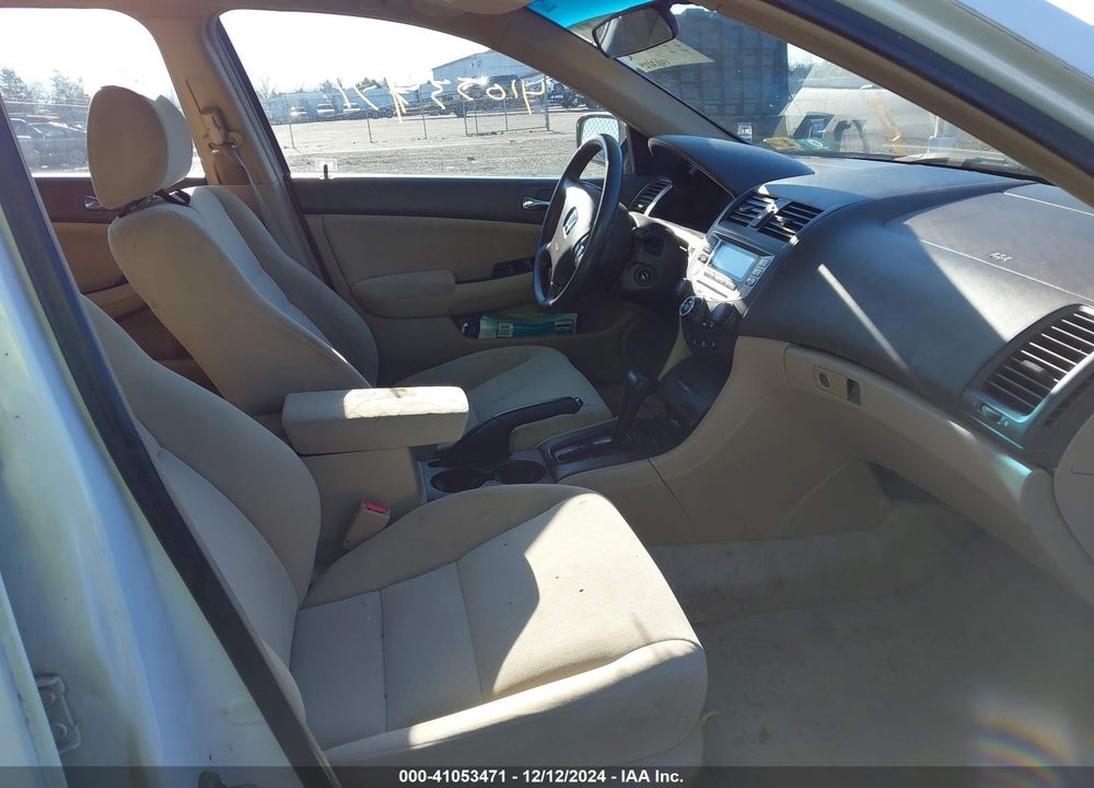 2005 HONDA ACCORD 2.4 LX VIN: 1HGCM56495A108192