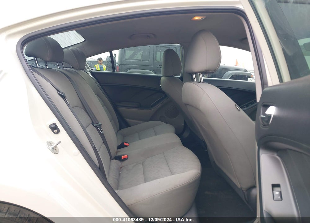 2015 KIA FORTE VIN: KNAFK4A65F5403009