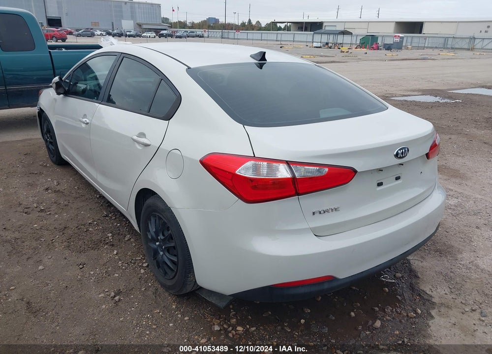 2015 KIA FORTE VIN: KNAFK4A65F5403009