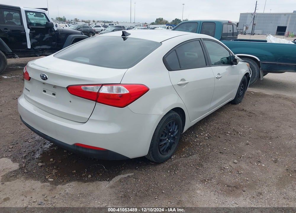 2015 KIA FORTE VIN: KNAFK4A65F5403009