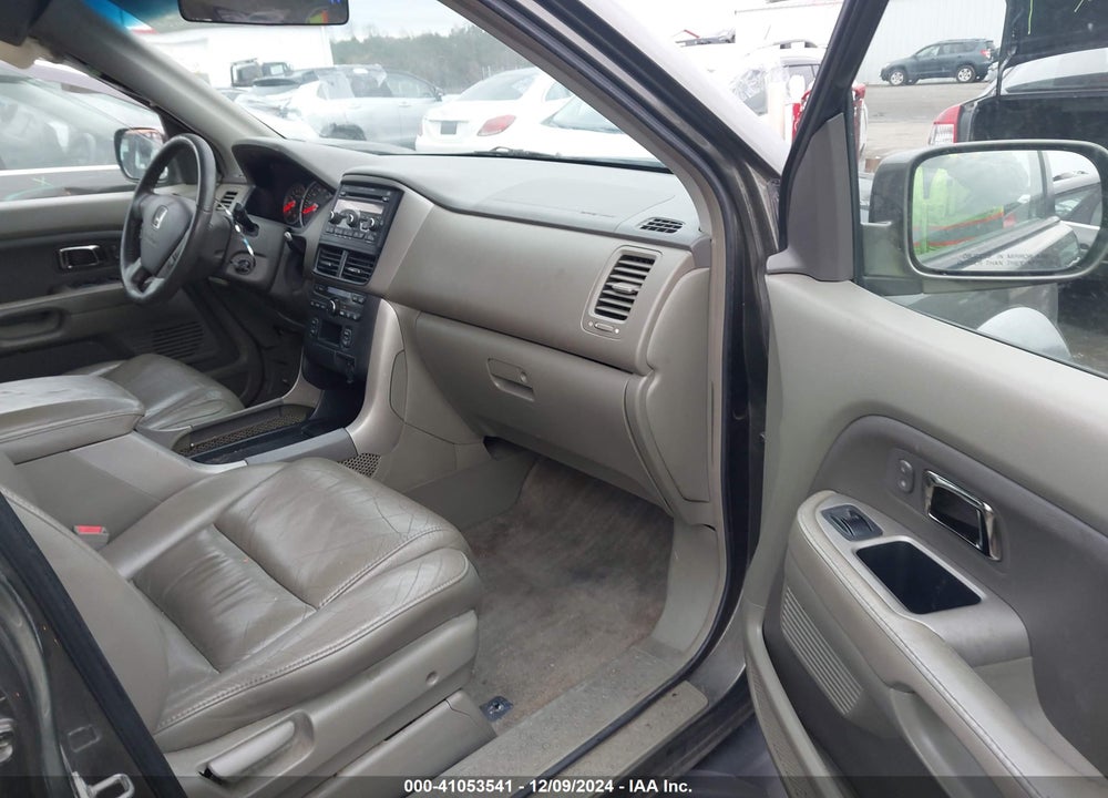 2006 HONDA PILOT EX-L VIN: 5FNYF185X6B024033