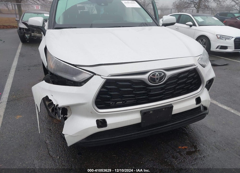 2022 TOYOTA HIGHLANDER XLE VIN: 5TDGZRBHXNS568949