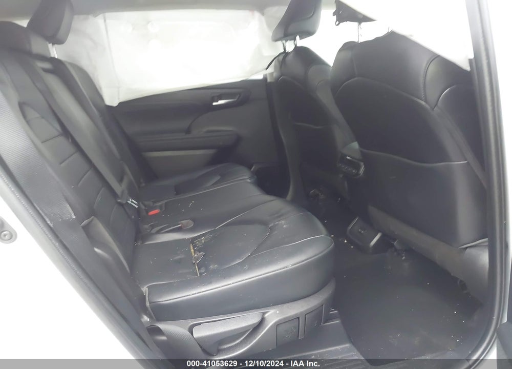 2022 TOYOTA HIGHLANDER XLE VIN: 5TDGZRBHXNS568949