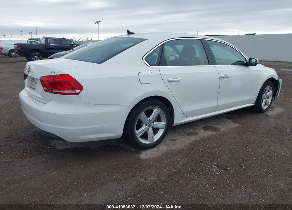 2014 VOLKSWAGEN PASSAT VIN: 1VWAT7A3XEC035399