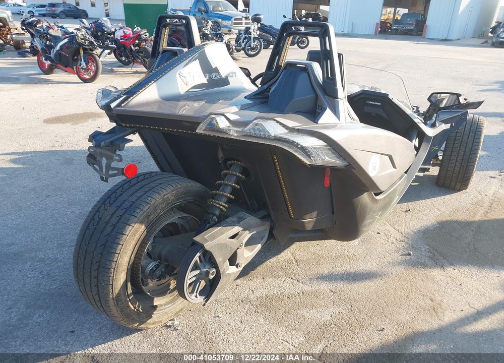 2015 POLARIS SLINGSHOT VIN: 57XAASFA8F5104414
