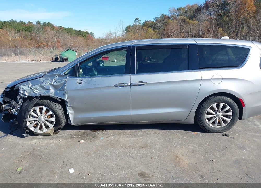 2017 CHRYSLER PACIFICA TOURING VIN: 2C4RC1DG1HR519085