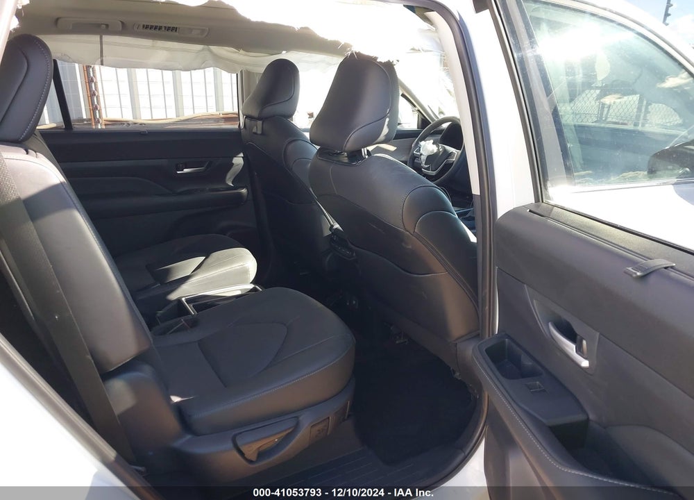 2024 TOYOTA GRAND HIGHLANDER LIMITED VIN: 5TDAAAA51RS014842