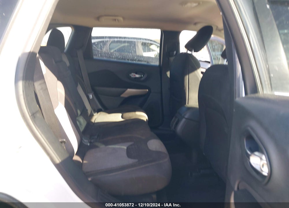 2018 JEEP CHEROKEE LATITUDE FWD VIN: 1C4PJLCB3JD538566