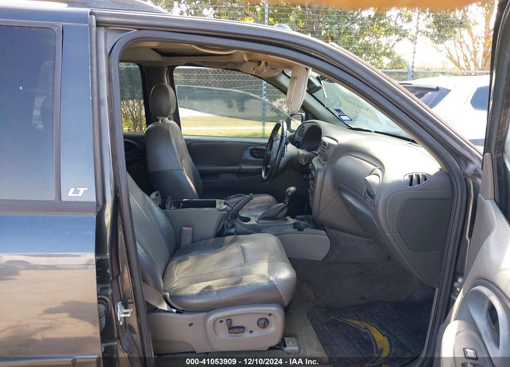 2004 CHEVROLET TRAILBLAZER LT VIN: 1GNDS13S942377734