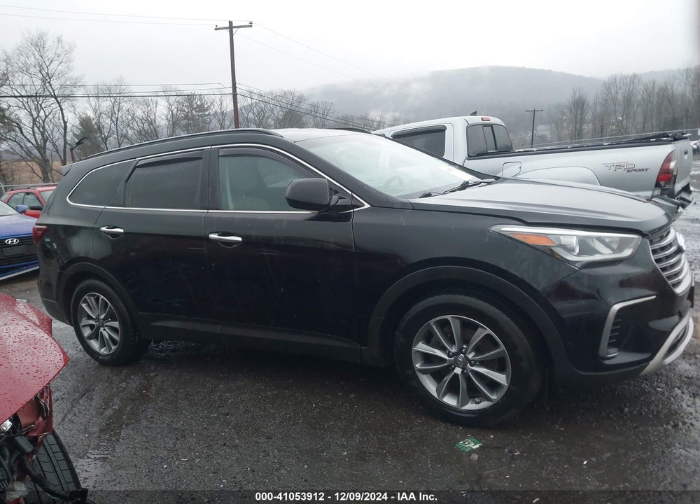 2017 HYUNDAI SANTA FE SE VIN: KM8SMDHF7HU225481