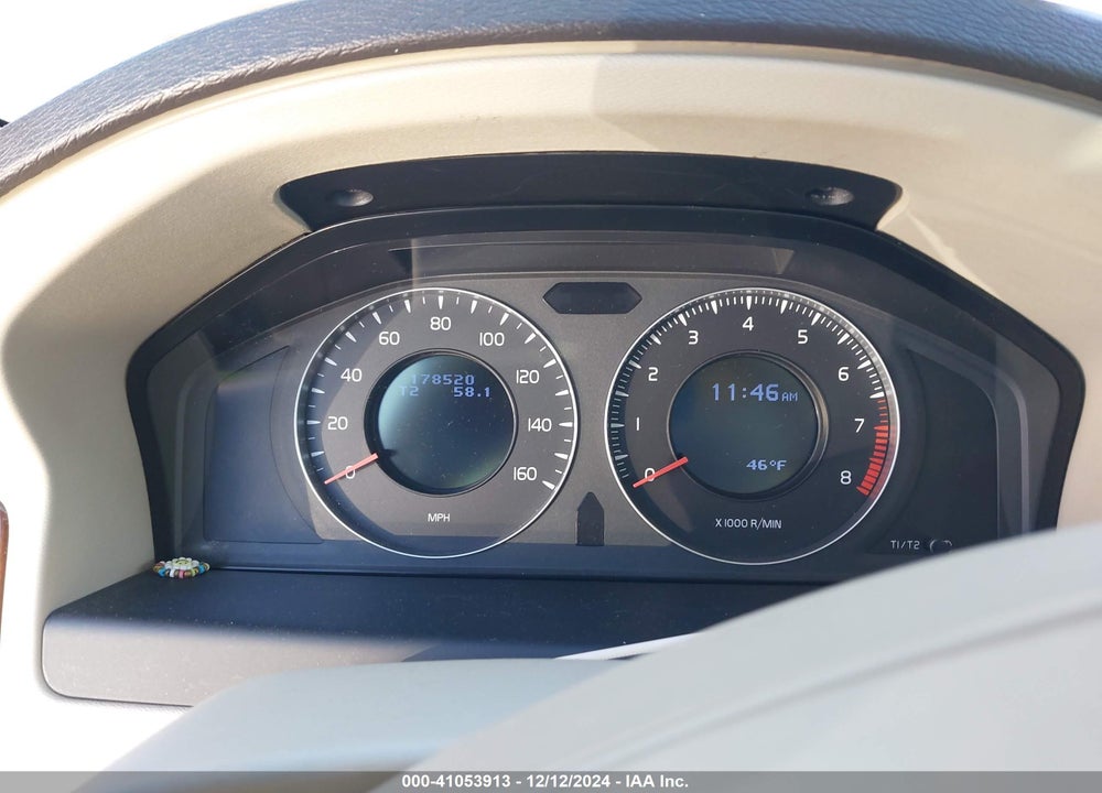 2010 VOLVO V70 3.2/3.2 R-DESIGN VIN: YV1982BW9A1125887