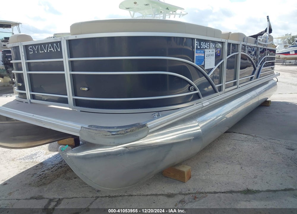 2017 SYLVAN BOAT VIN: SYL56876B717