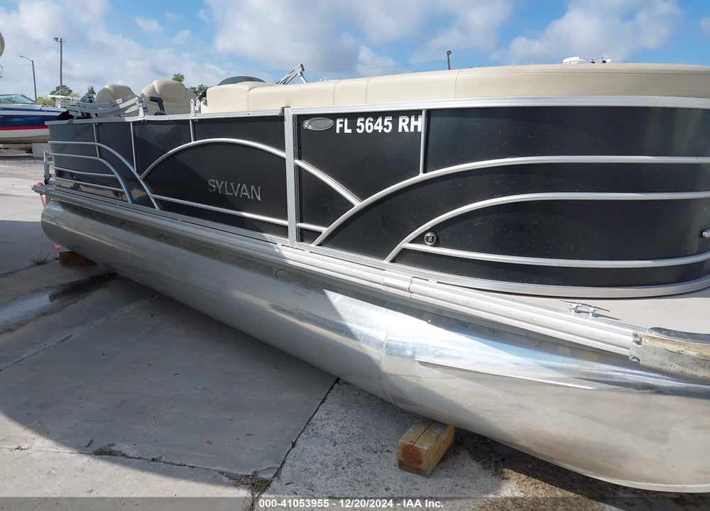 2017 SYLVAN BOAT VIN: SYL56876B717