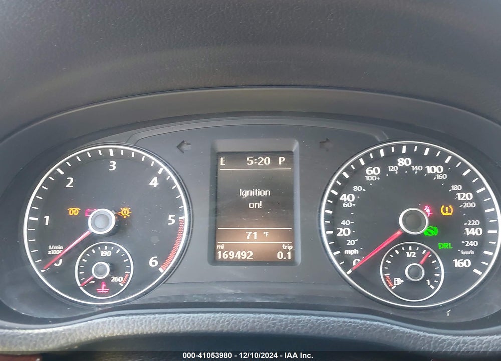 2013 VOLKSWAGEN PASSAT VIN: 1VWCN7A34DC030247