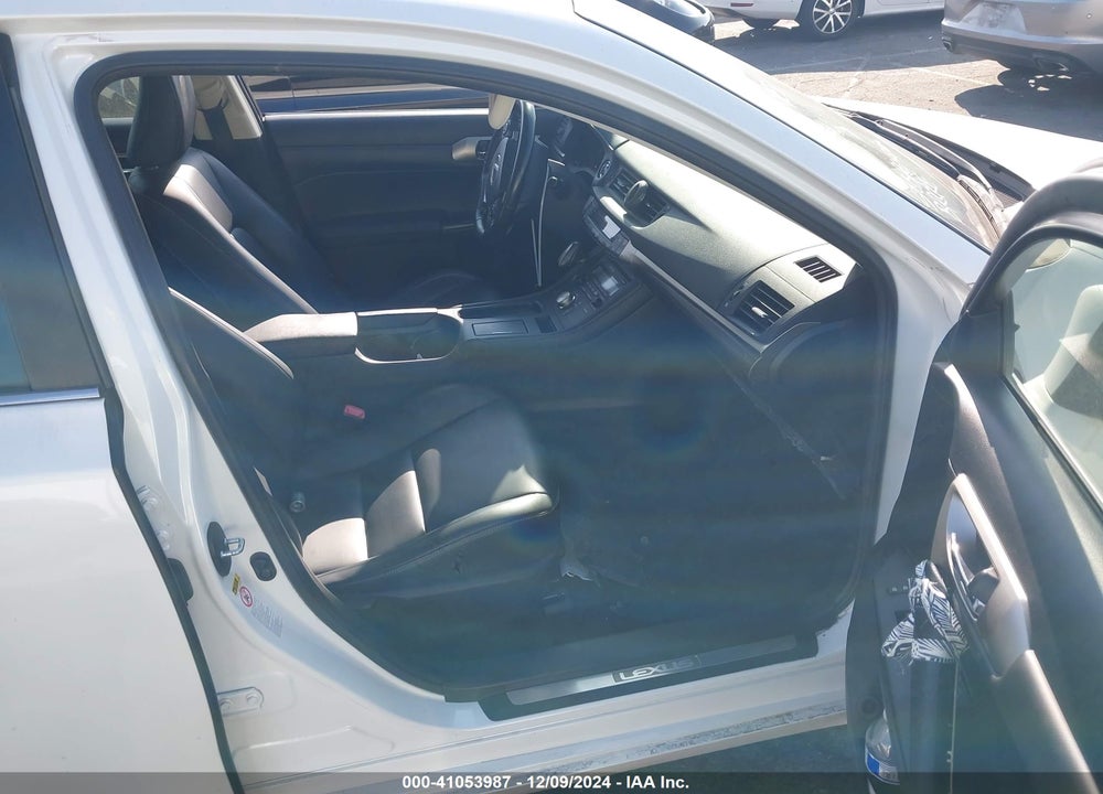 2014 LEXUS CT 200H VIN: JTHKD5BH8E2182179