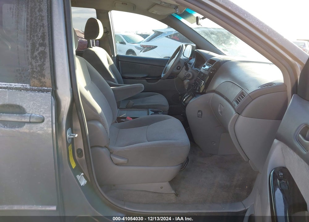 2005 TOYOTA SIENNA LE VIN: 5TDBA23C25S047218