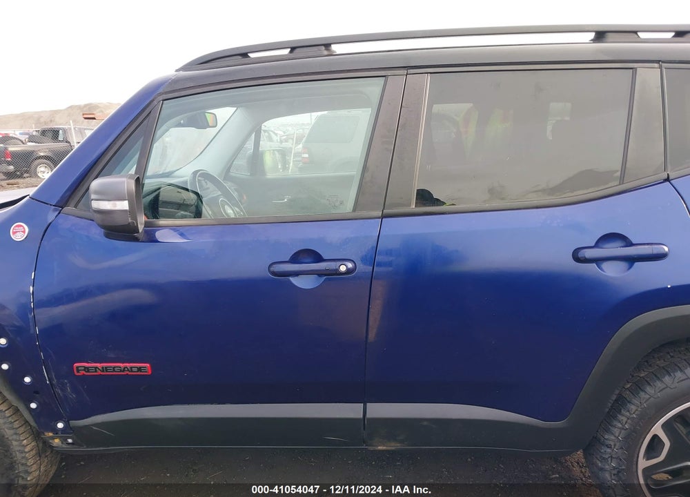 2016 JEEP RENEGADE TRAILHAWK VIN: ZACCJBCT1GPD75136